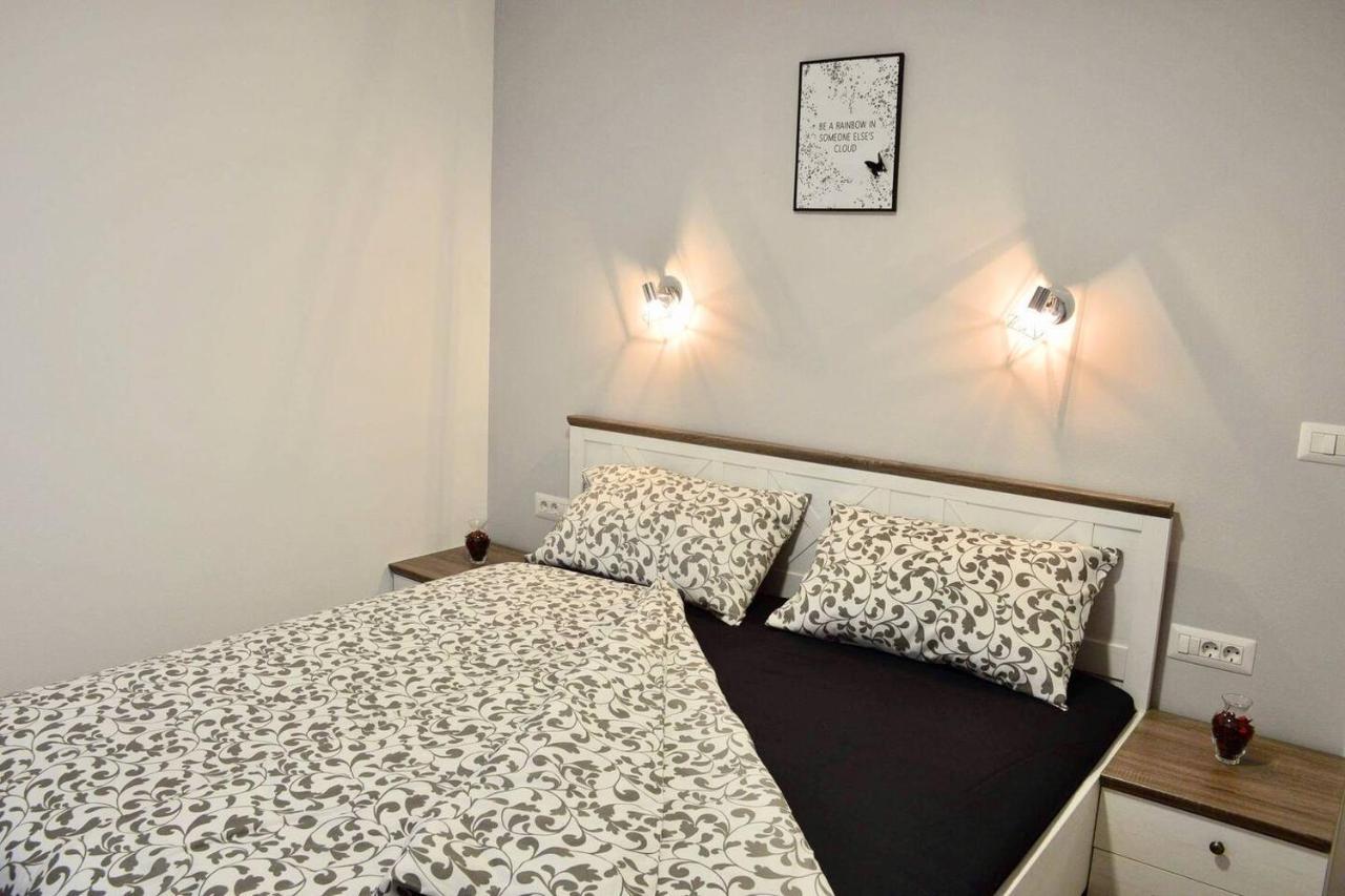 Old Town Apartment Popovic ヴルサル エクステリア 写真