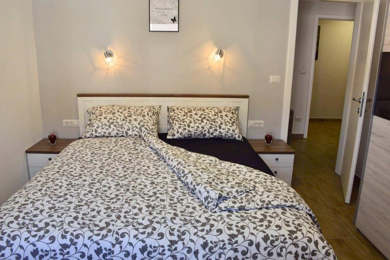 Old Town Apartment Popovic ヴルサル エクステリア 写真